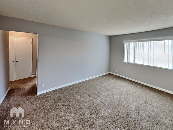 5th image of 874 Burbank Dr APT 3