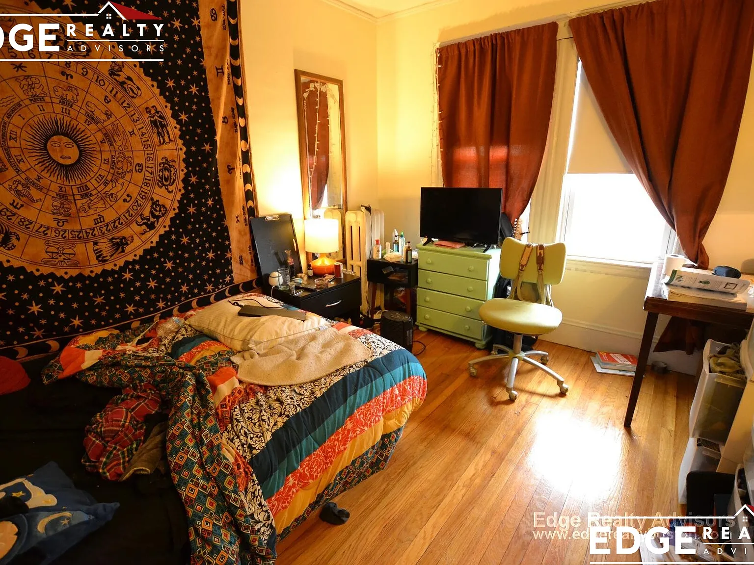 4 bed, 1300 sqft, $4,300 — Photo 3