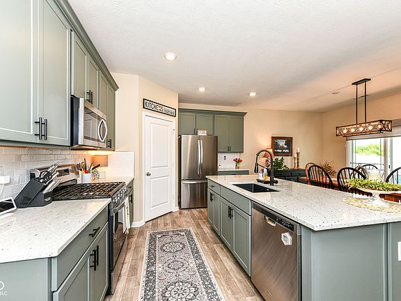 3rd image of 7209 Parkstay Ln