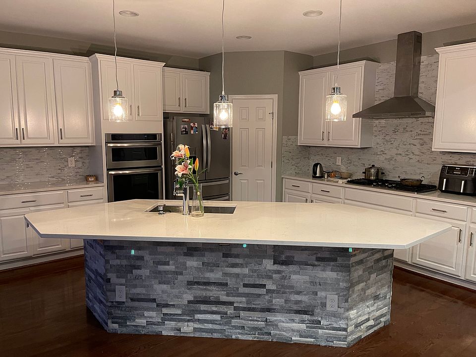 1st image of 42410 Grahams Stable Sq