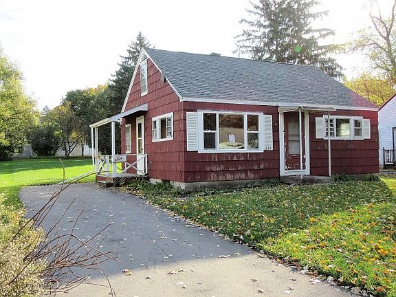 3rd image of 209 Brookside Dr