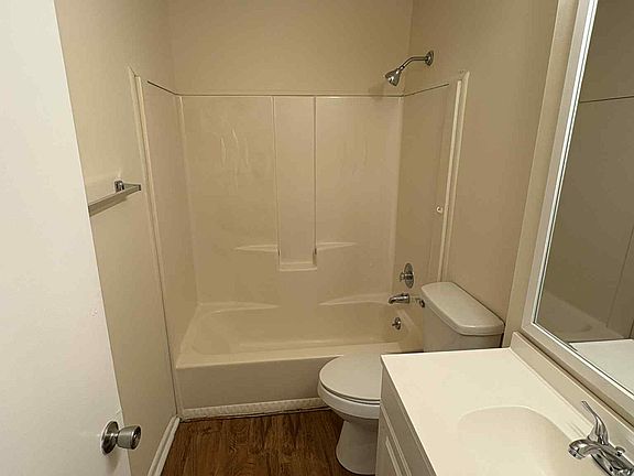 5th image of 1734 Oshea St Unit B