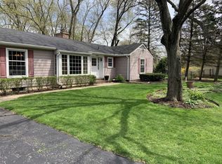 405 Maple Ln, Batavia, IL 60510