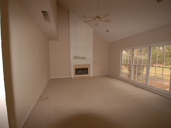 3rd image of 4860 Agate Dr