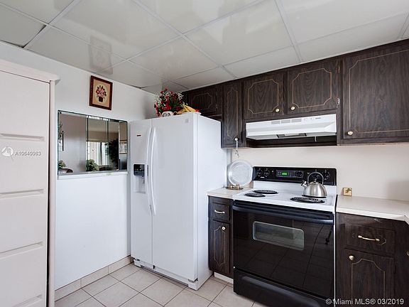 5th image of 9421 Sunrise Lakes Blvd APT 303