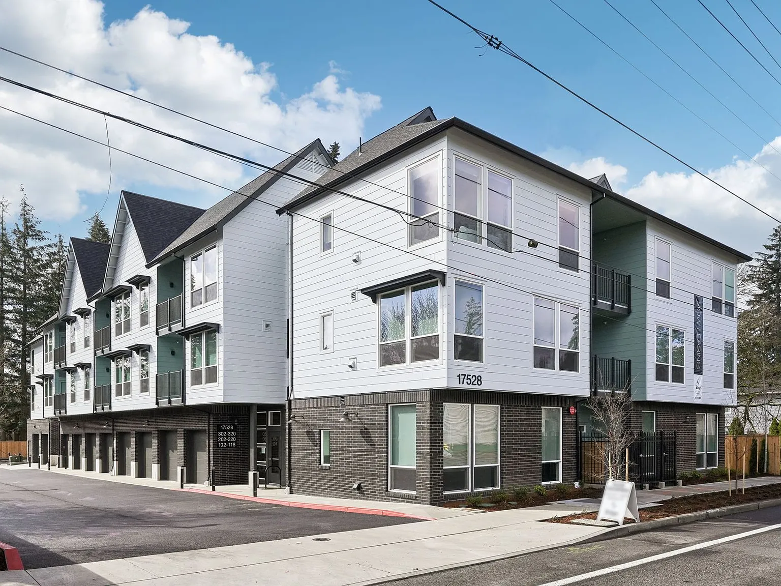 Welcome to Burnside Bluffs Your New Urban Retreat! — Photo 2
