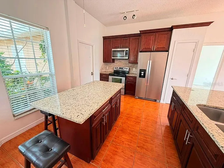 12040 Blackheath Cir — Photo 9