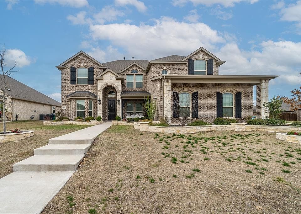1st image of 302 Airlene Ln