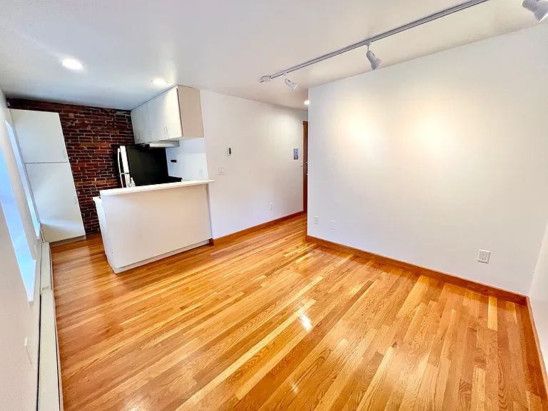 13 Thacher Ct #3 — Photo 2