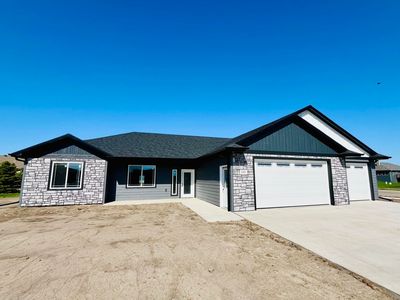 1102 S Illinois St, Aberdeen, SD, 57401