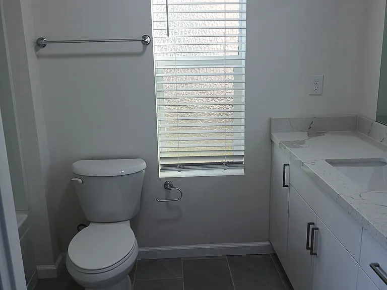Orchard Park Apartment — Photo 33