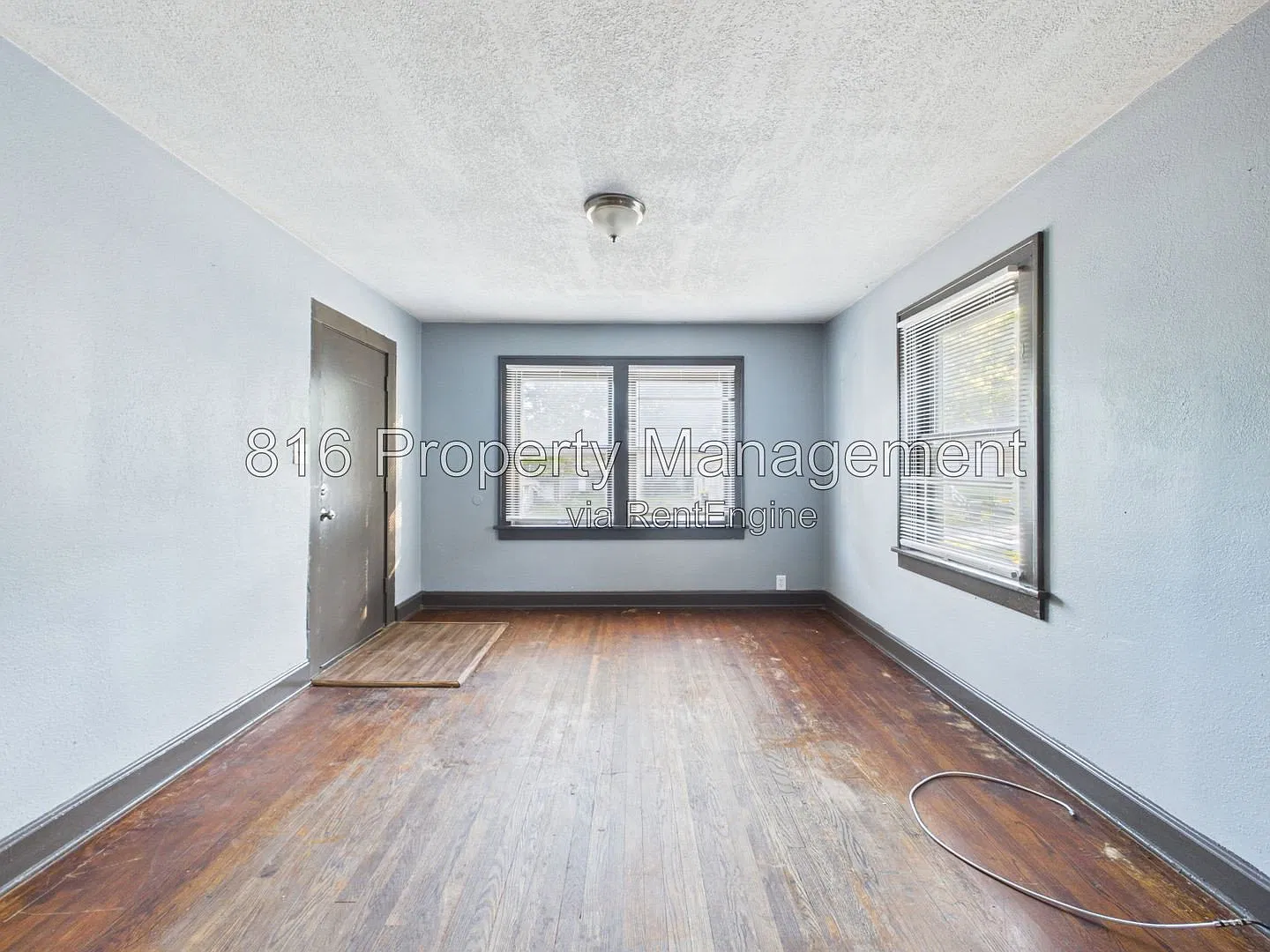 2 bed, 1.0 bath, 856 sqft, $1,000 — Photo 3