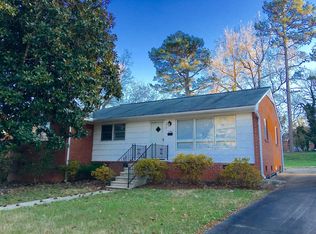 217 Meadowbrook Dr, Burlington, NC 27215