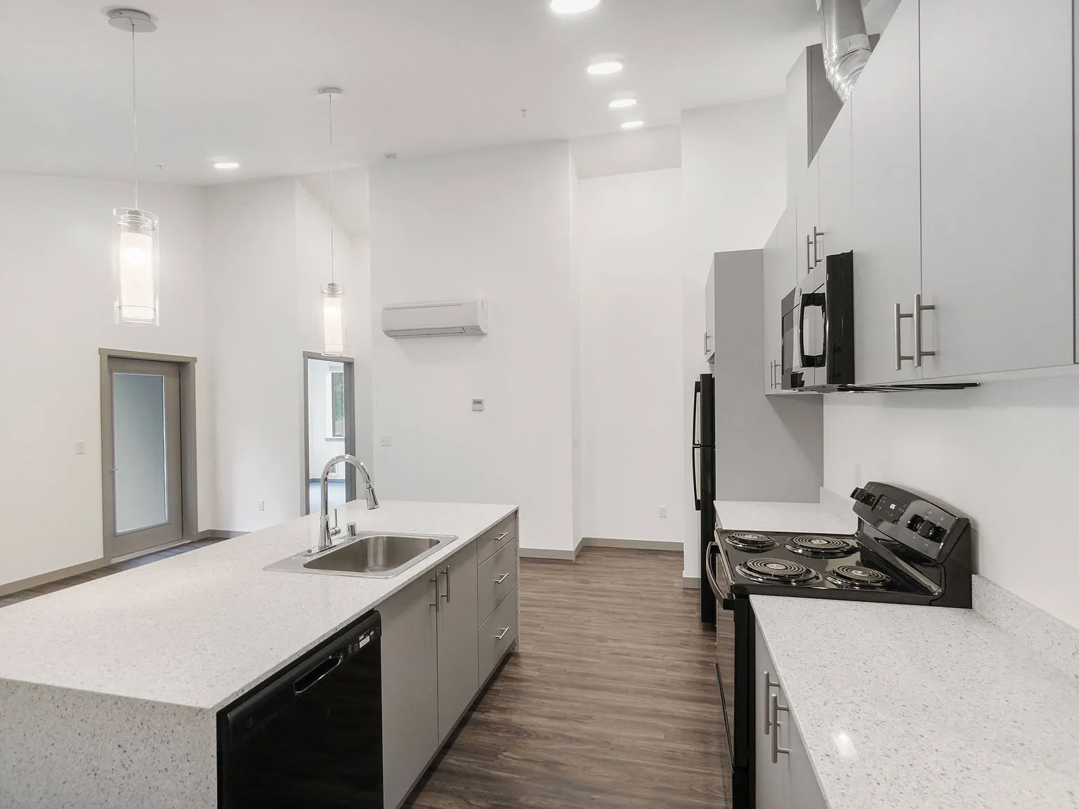 Serenity Apartments — Photo 4