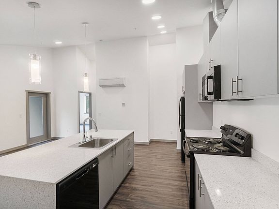 3 Bedroom Vaulted Ceilings