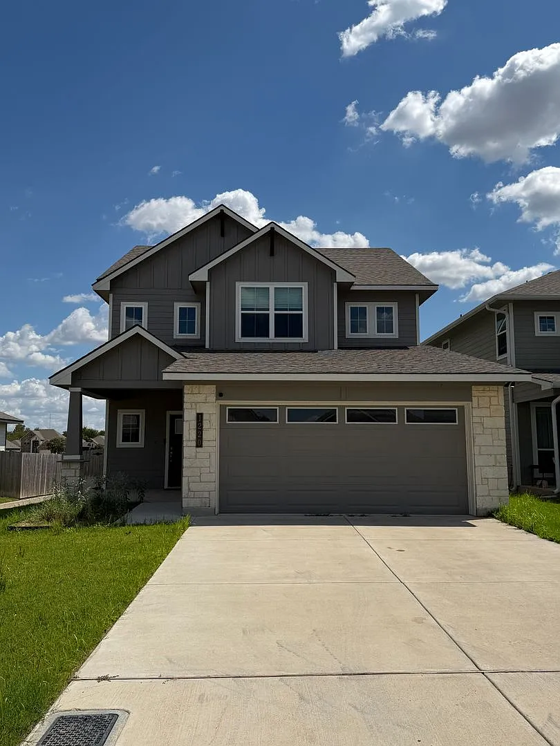 4 bed, 2016 sqft, $3,000 — Photo 1