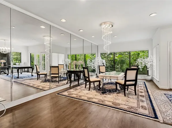 9400 Doliver Dr APT 16, Houston, TX 77063