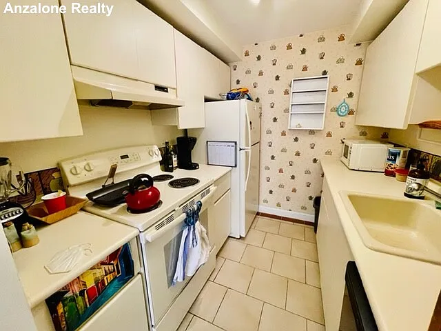 19 Wiget St #204 — Photo 11