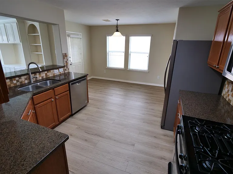 24731 Cobble Canyon Ln — Photo 9