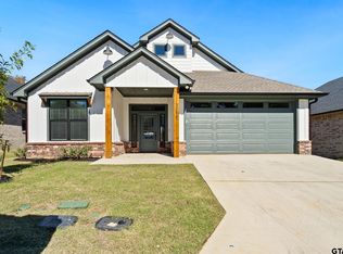 3075 Royal Garden Rd, Tyler, TX 75701