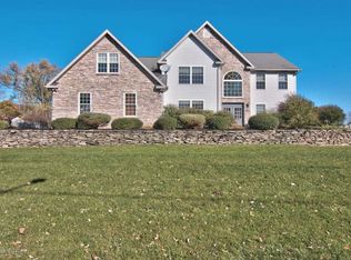 471 W 3rd St, West Wyoming, PA 18644