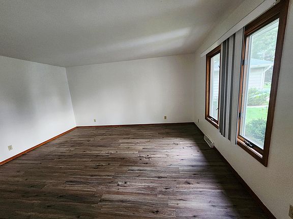 3rd image of 5891-5895 Van Buren Pl #95
