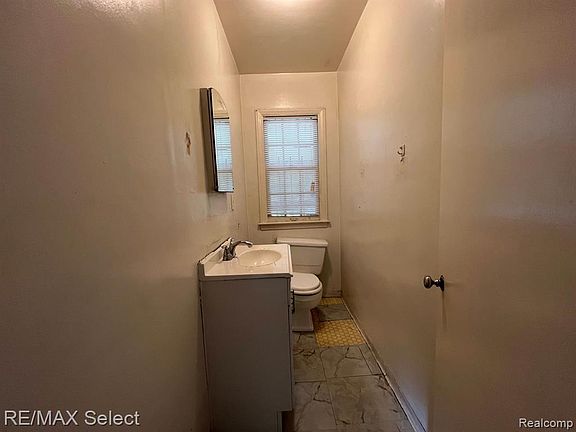 5th image of 314 W McClellan St