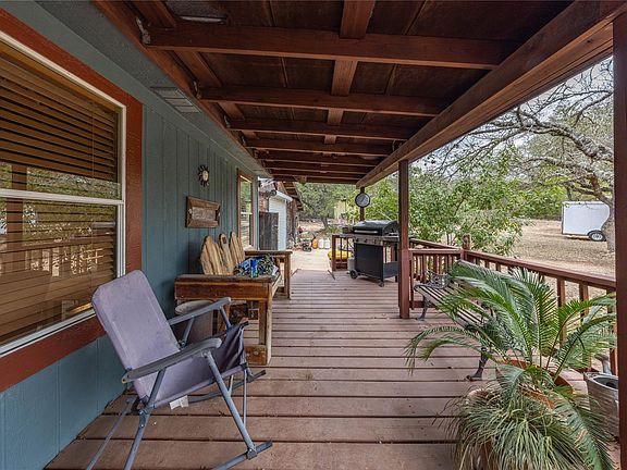 3rd image of 715 Bee Gee Rd