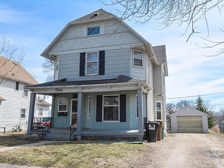 209 S Pearl St — Photo 8