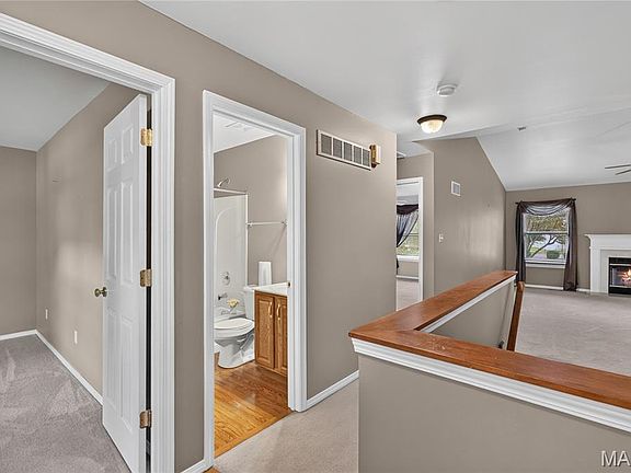 5th image of 591 Midland Dr