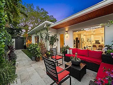 3rd image of 808 NE 17th Way #2