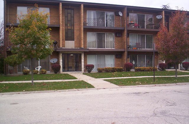 1st image of 5338 W 96th St APT 301