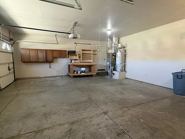 1369 Ridge Point Dr — Photo 16