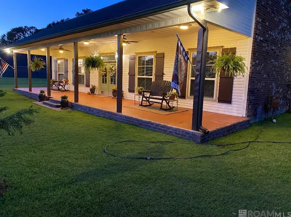 467 Marionneaux St, Brusly, LA 70719