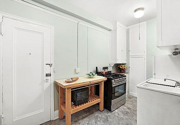 4th image of 215 W 75th St APT 5E