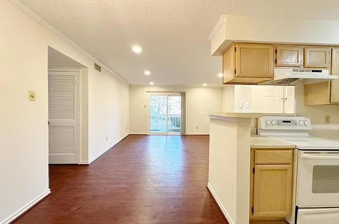 1523 Lincoln Way #204B — Photo 14