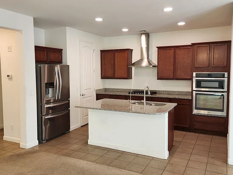 1913 W Grand Canyon Dr — Photo 4