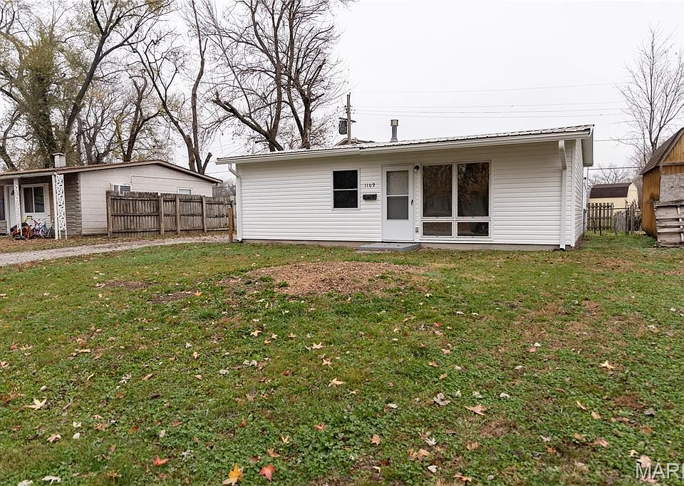 1st image of 1109 Saint Helena Dr