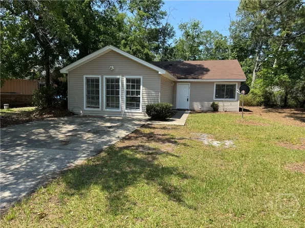 17 Robin Hood Drive, Savannah, GA 31406