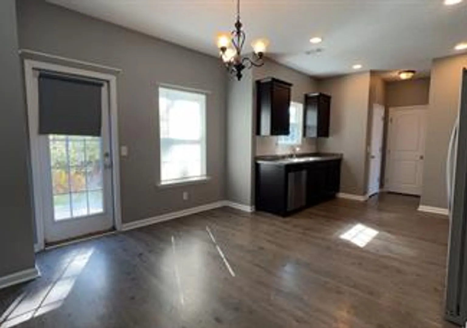 1605 Longleaf Court — Photo 2