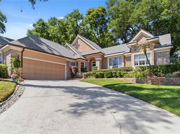 2043 Sawgrass Dr, Apopka, FL 32712