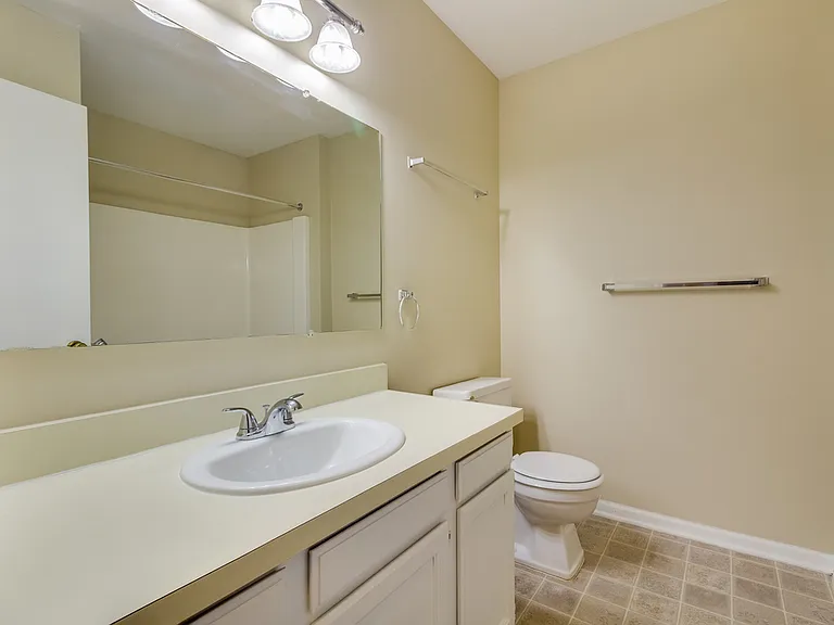 Cedarwood Condos — Photo 6