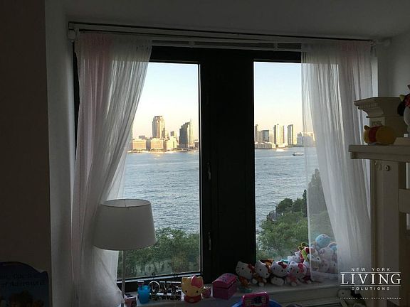 3rd image of 70 Battery Pl APT 420