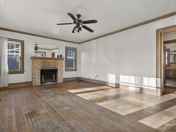 4th image of 7024 N Burrage Ave
