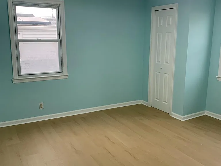 47 Holly St #2 — Photo 7