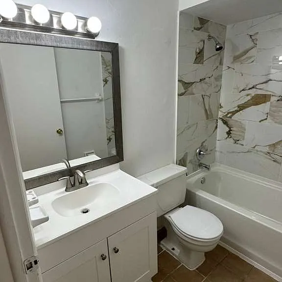 1000 Lake Of The Woods Blvd #H205 — Photo 16