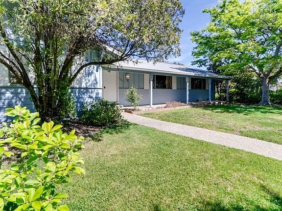 3rd image of 7800 Willowcrest Way
