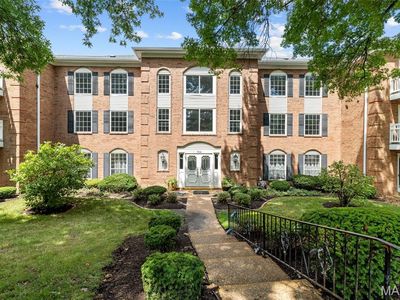 964 Claytonbrook Dr APT 1C, Ballwin, MO, 63011
