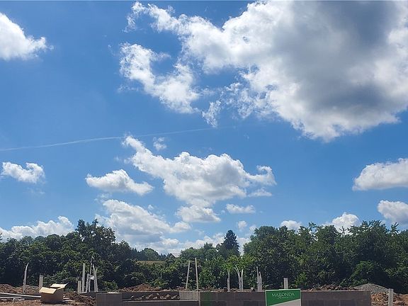 4th image of 281 Olivia Dr
