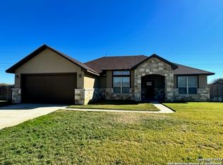 583 Monte Vista Dr, Pleasanton, TX 78064